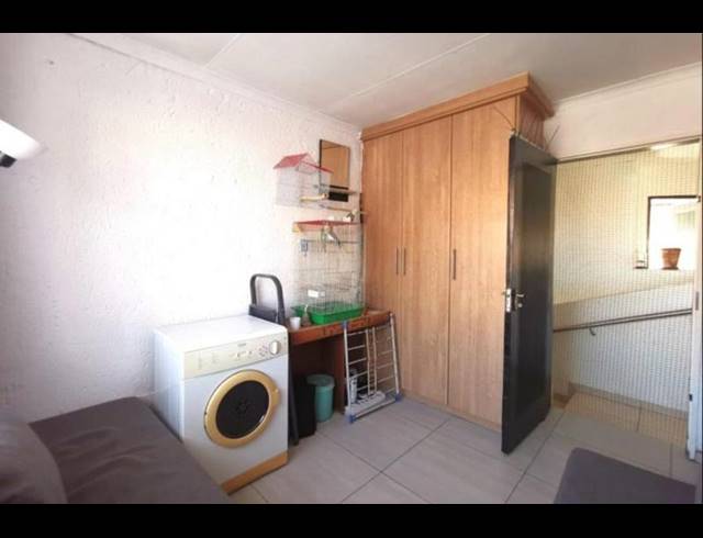 3 BEDROOM TOWNHOUSE FOR SALE IN GLENVISTA